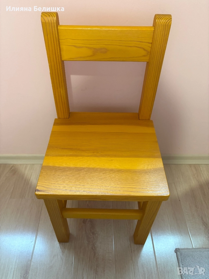 Детски дървени столчета - червено и жълто по 1 брой, снимка 1