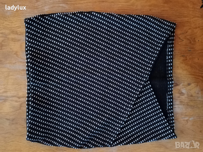 Stradivarius, Оригинална Пола тип "Прегърни ме", Размер S. Код 1677, снимка 1