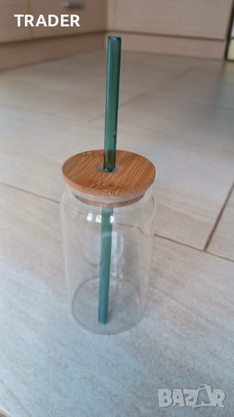 Стъклена чаша със сламка, бамбуков капак, силиконов уплътнител, вместимост 460 мл, снимка 1