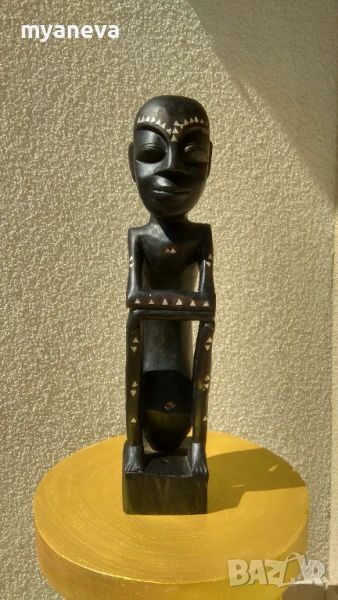 Африканска ,ръчно изработена дърворезба със седеф на мислител, снимка 1
