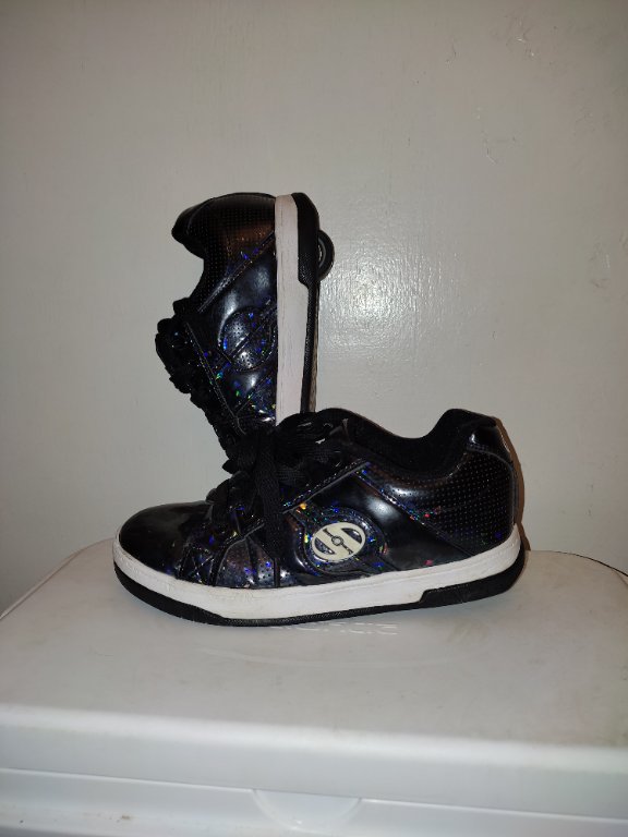 Обувки с колелца HEELYS в Детски маратонки в гр. Шумен - ID33901806 —  Bazar.bg
