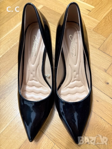 Дамски лачени обувки на ток 37 номер, снимка 2 - Дамски обувки на ток - 52652781