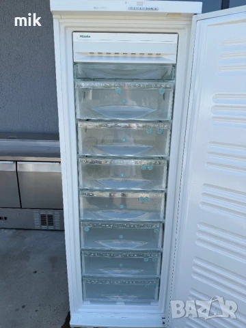 Фризер Miele No Frost 8 чекмеджета , снимка 2 - Фризери - 50733537