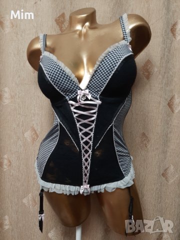  Censored 75 С Черен корсет с жартиери 