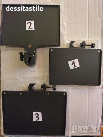 Стойки и табли за клавирни инструменти и музикални обурудвания или друго