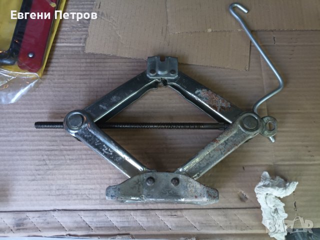 Крик за ,,Nissan" 700кг., снимка 3 - Аксесоари и консумативи - 41648072