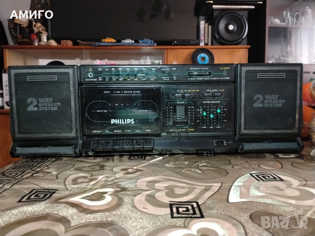 Продавам радио касетофон PHILIPS D 8273