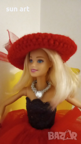 кукла Барби -Mattel с червена шапка, снимка 7 - Колекции - 44591158