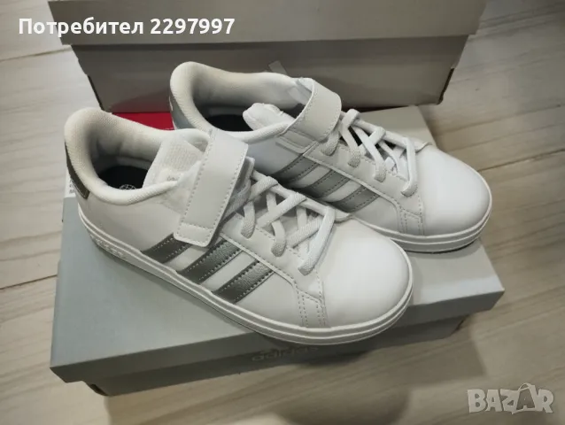 Детски маратонки Адидас 31.5, снимка 12 - Детски маратонки - 47493476