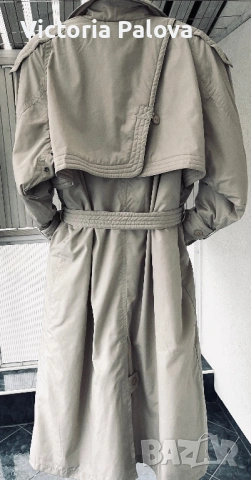 Луксозен бежов тренч- палто, ватиран, нов, дизайнерска визия, снимка 3 - Палта, манта - 53519622