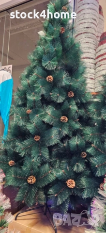 Декоративна коледна елха със шишарки и стойка, Реалистични клонки