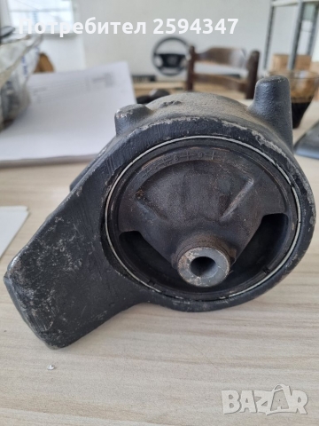 HYUNDAI SONATA EF 2.0CC 2002-2004г ТАМПОН ДВИГАТЕЛ ПРЕДЕН ДЕСЕН , снимка 2 - Части - 36100572