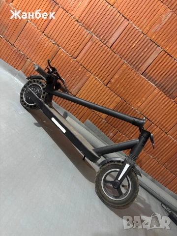 Продавам този ел.скутер защото си закупих  мотор 