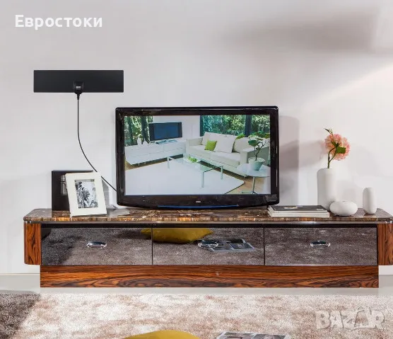Вътрешна телевизионна антена August DTA420, плоска ТВ антена с високо усилване за 4K TV/USB TV тунер, снимка 3 - Приемници и антени - 48524679