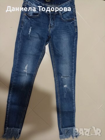 Модерни дамски дънки размер XS