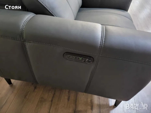 Тъмно сив кожен фотьойл с електрически релаксиращ механизъм, снимка 2 - Дивани и мека мебел - 51954343