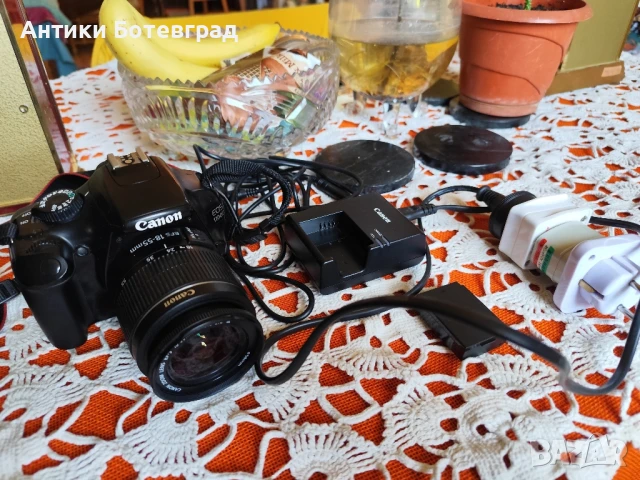 Продавам фотоапарат Canon 1100d, снимка 1