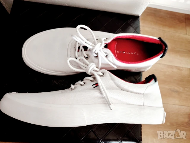 Tommy Hilfiger оригинални унисекс ниски кецове размер 40, снимка 3 - Маратонки - 50996137