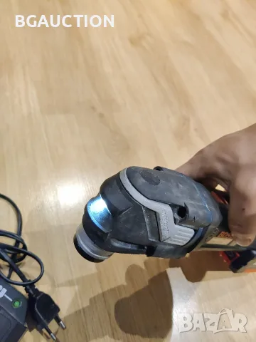 акумулаторен мултитул bosch gop 18v 28 с батерия и зарядно, снимка 7 - Други инструменти - 56261343
