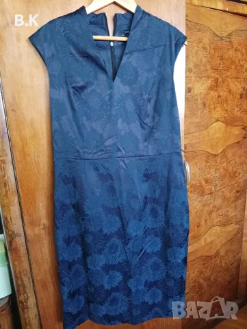 Изящна тъмно синя рокля, чисто нова, р.40