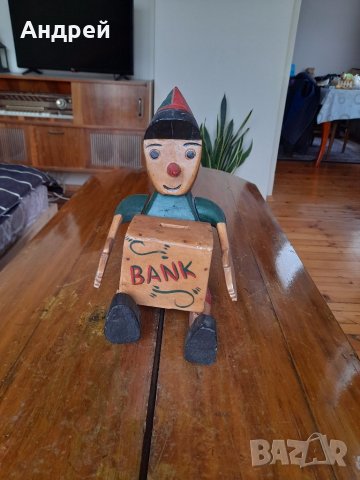 Стара дървена касичка Буратино