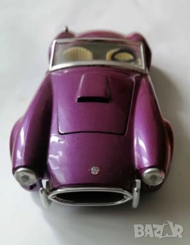 Колекционен мини модел на Ford Burago Cobra 427, снимка 3 - Колекции - 52679105