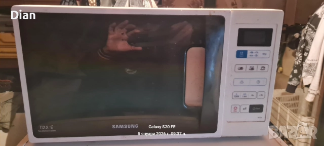 Продавам микровълнова фурна Samsung