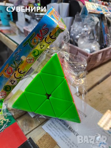 Кубче Рубик - пирамида, снимка 2 - Игри и пъзели - 40695418
