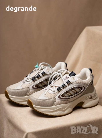 Дамски маратонки Adidas , снимка 2 - Маратонки - 51735217