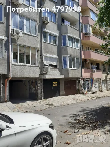 Продавам 4-стаен апартамент с гараж, до Спортна зала.