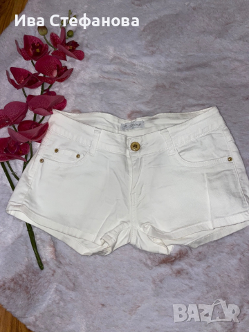 Дънкови къси панталони бели изчистен модел еластични , снимка 4 - Къси панталони и бермуди - 36319333