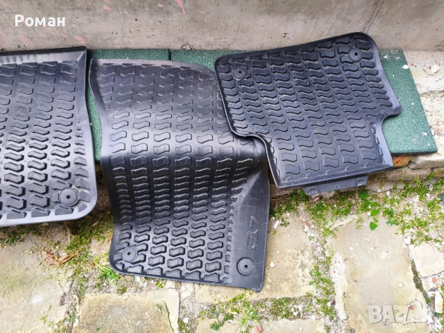 Оригинални гумени стелки Audi Q7 4m, снимка 2 - Аксесоари и консумативи - 52955456