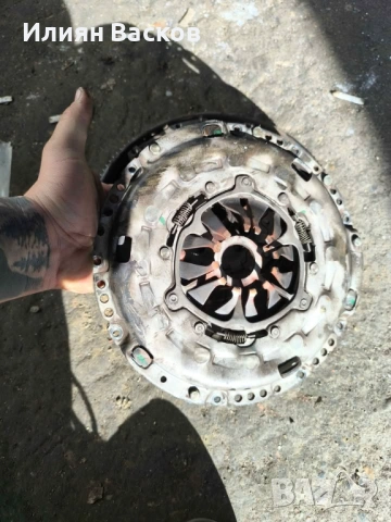 Демпферен маховик комплект със съединител за VW Golf 5 1.9 5 скорости, снимка 3 - Части - 53448640