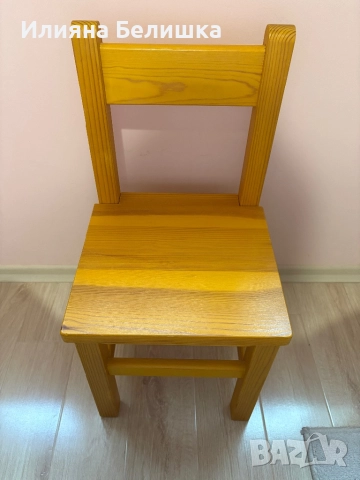 Детски дървени столчета - червено и жълто по 1 брой