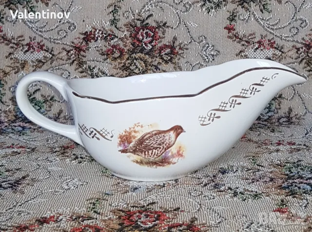 Старинна фаянсова сосиера с декор на ловна тема , снимка 2 - Аксесоари за кухня - 48991101