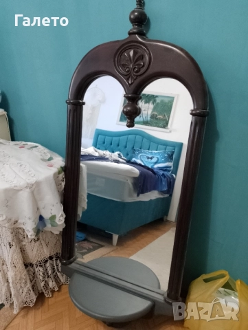 Огледало от масивно дърво с дърворезба 