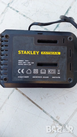 Stanley 2 батерии и зарядно , снимка 5 - Други инструменти - 53737285