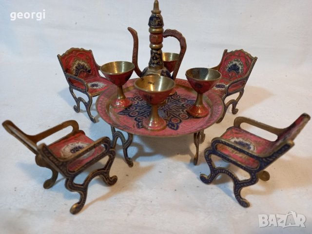 Мини декоративна бронзова маса с 4 стола и сервиз за чай, снимка 13 - Колекции - 31464400