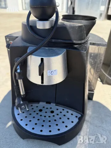 Кафемашина, снимка 5 - Кафемашини - 49357046