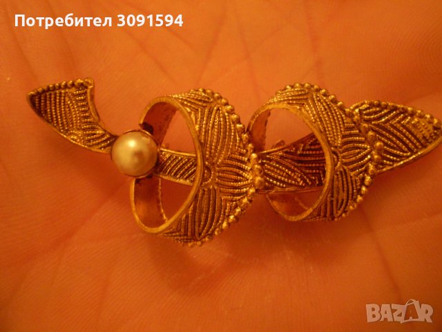 Ретро Брошка  панделка с перла  жълт метал , снимка 5 - Антикварни и старинни предмети - 39424112