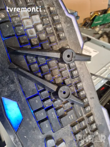 крачета оригинална стойка телевизор UNITED модел UN32322S