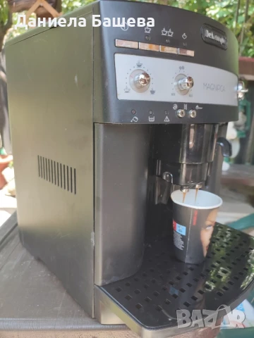 Кафе автомат De Longhi Magnifica, снимка 3 - Кафемашини - 50760147