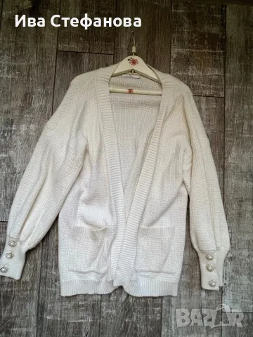 Нова спортно  елегантна бяла универсален размер one size размер жилетка вискоза 