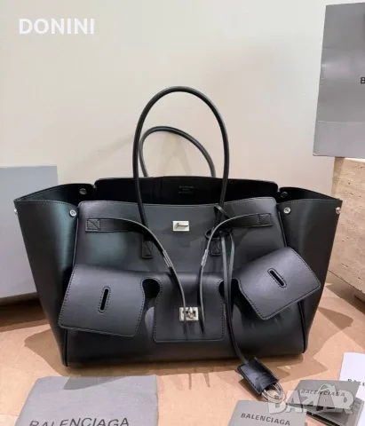 Balenciaga Дамска чанта, кожа, снимка 3 - Чанти - 56017935