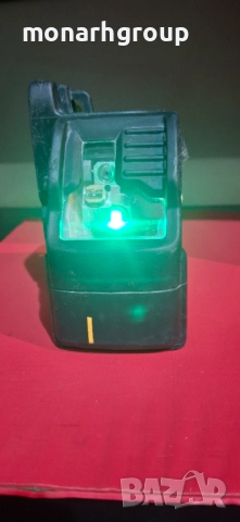 Лазерен нивелир DeWALT DW088CG /20 м, 0.3 мм/м  /