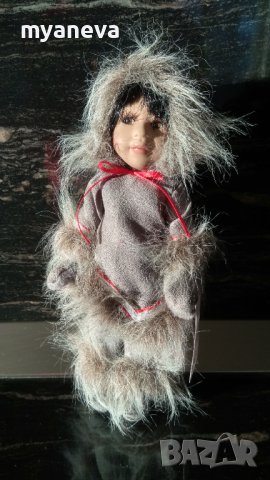 Порцеланова, колекционерска кукла.