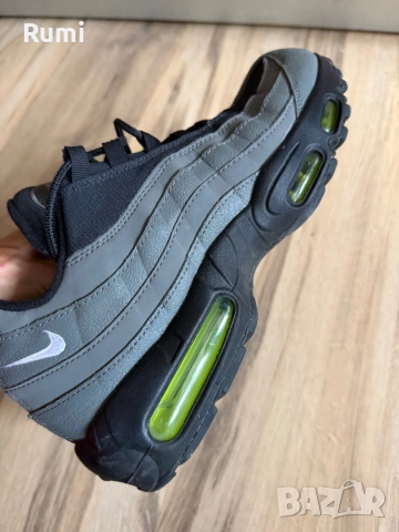 Оригинални  мъжки маратонки Nike Air Max 95 Iron Grey Volt ! 45 н, снимка 9 - Маратонки - 35934987