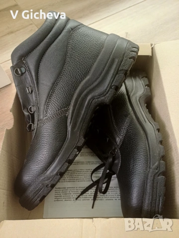 Работни обувки с метално бомбе