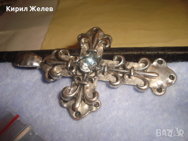 КРАСИВ ПОСРЕБРЕН ГОЛЯМ НАГРЪДЕН КРЪСТ с ИНКРУСТИРАН ЦИРКОН и ФРЕНСКА КРАЛСКА ОРНАМЕНТИКА 14462, снимка 8 - Колиета, медальони, синджири - 36164363