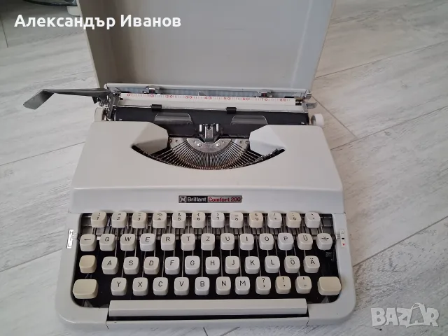 Японска пишеща машина Neckermann Brillant Comfort 200 1977 г.